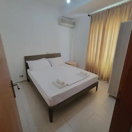 Pasqyra מלון דירות