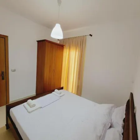 Aparthotel Pasqyra 3*