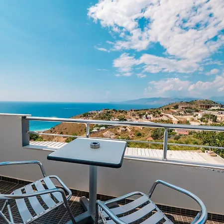 Aparthotel Pasqyra Ksamil